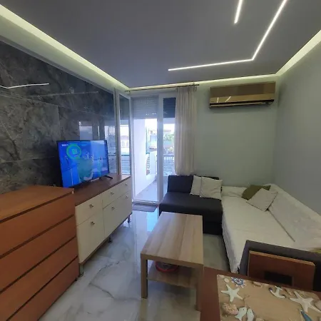 Modern, Spacious By The Sea شقة نيا بلاجيا