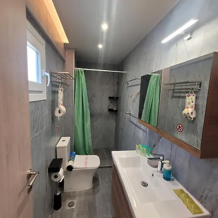 Modern, Spacious By The Sea شقة *