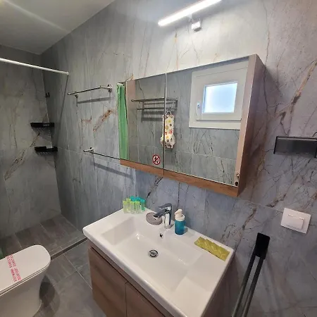 Modern, Spacious By The Sea * Nea Plagia