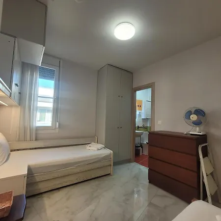 Modern, Spacious By The Sea *